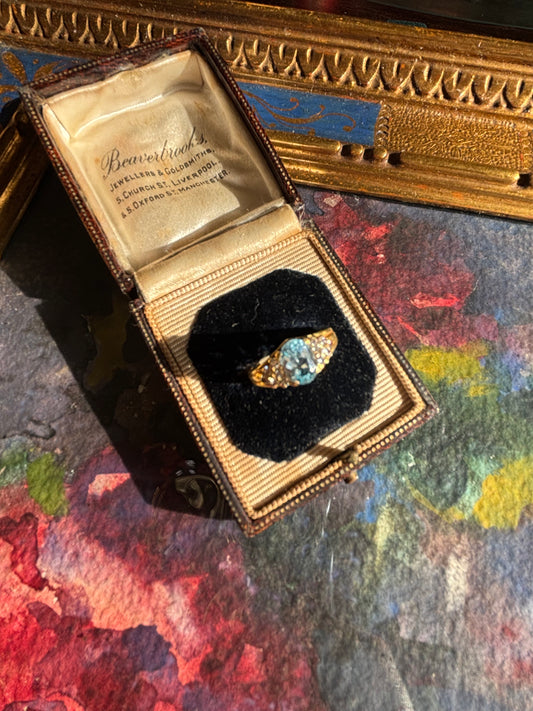 Natural Aquamarine and Diamond Vintage Ring in 18K Gold – A Timeless Expression of Grace