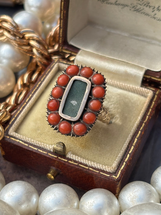 Stunning Coral Ring in 9K Gold – A Bold Celebration of Natural Beauty