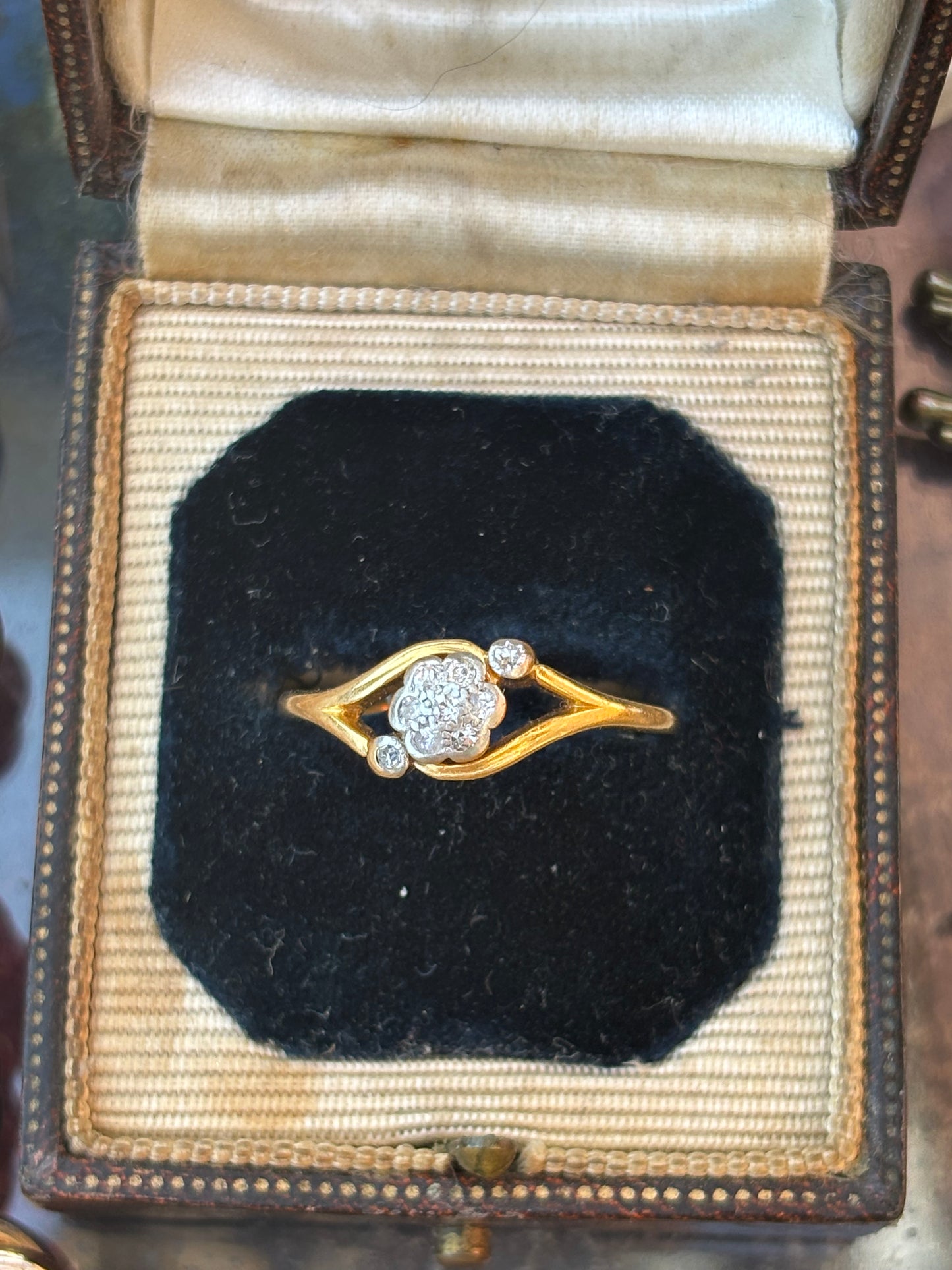 Diamond Daisy Ring