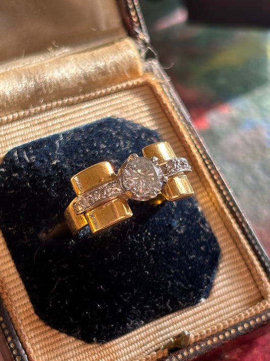 Stunning Antique Retro Diamond Ring