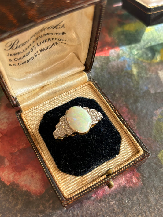 Radiant Vintage Australian Opal & Diamond Ring in 18K Gold – A Play of Light and Color