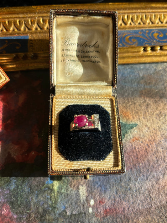 Vintage Retro Ruby and Diamond Ring in 18K Gold – A Classic Expression of Elegance