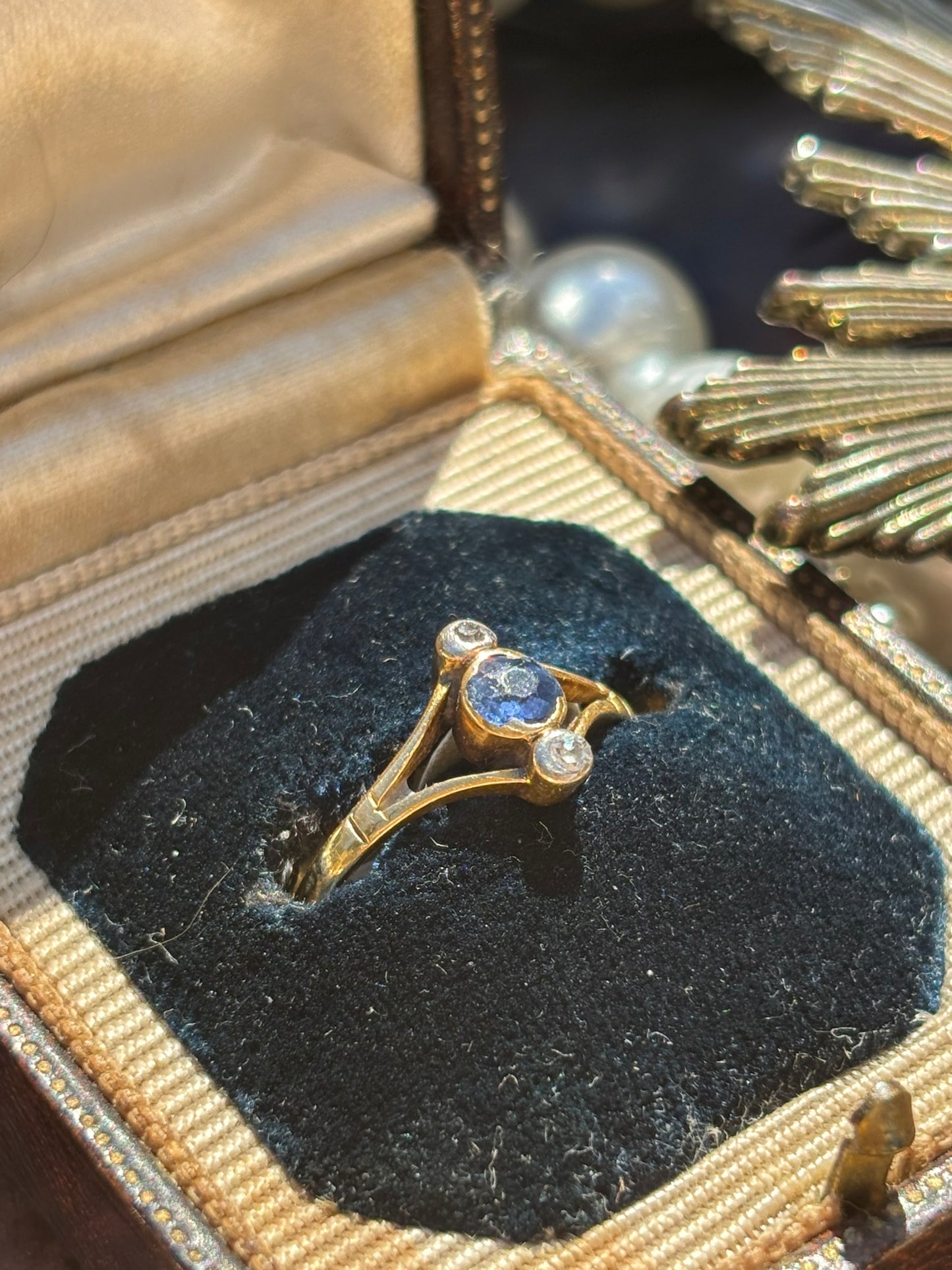 Stunning Vintage Sapphire & Diamond Ring, 18k Gold
