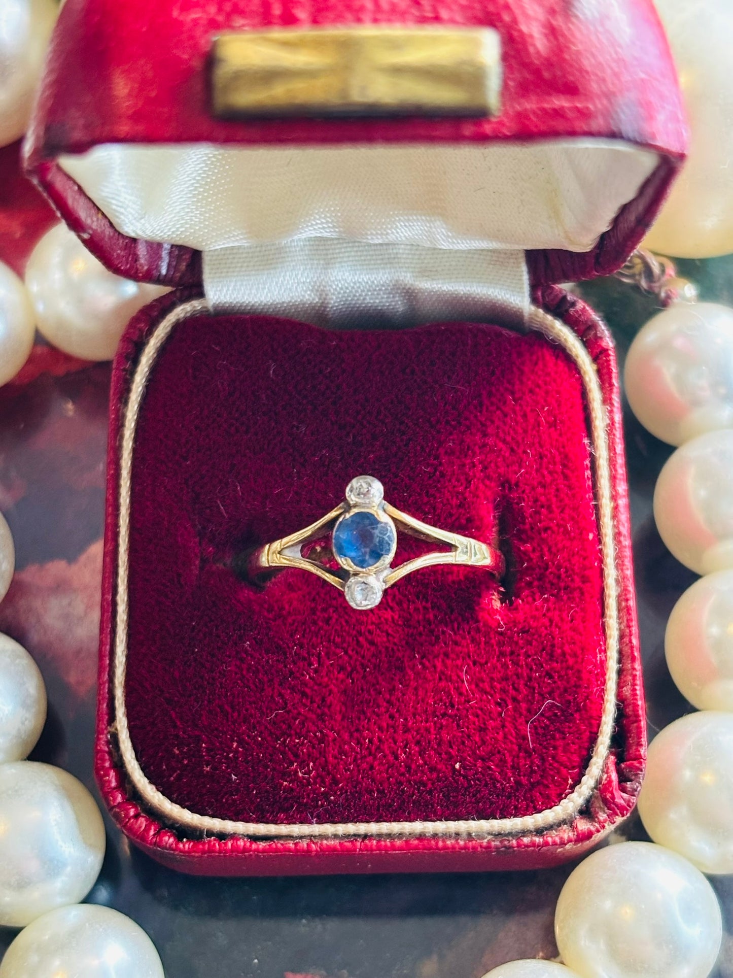 Stunning Vintage Sapphire & Diamond Ring, 18k Gold