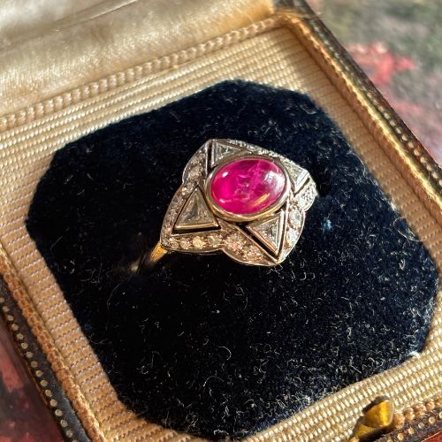 Art Deco Star Ruby & Diamond Ring in 18ct Gold