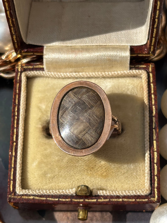 Mourning Ring, golden locks