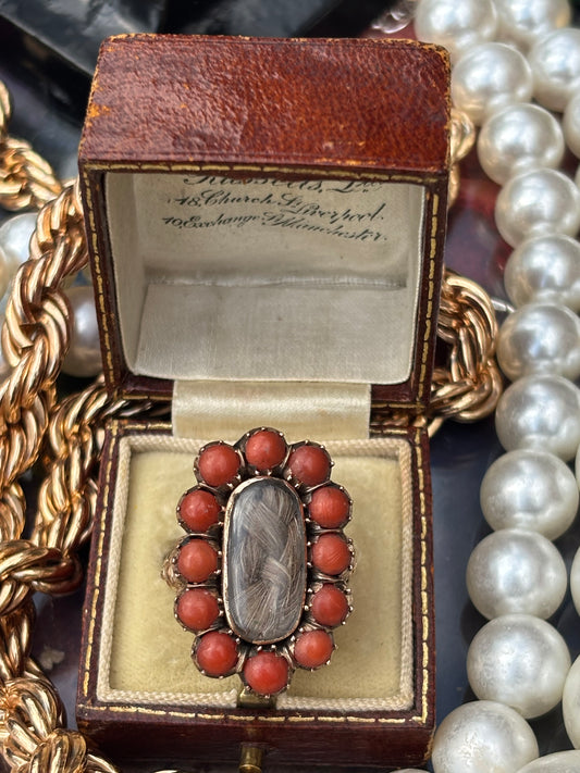 Vintage Coral Mourning Ring with Original Hairwork in 9K Gold – A Rare and Poignant Heirloom