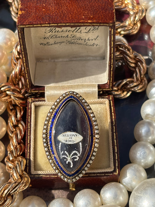 Vintage Mourning Seed Pearl Ring in 9K Gold – A Poignant Symbol of Love and Remembrance