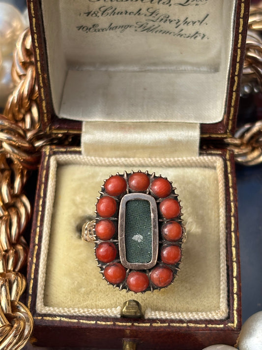 Stunning Coral Ring in 9K Gold – A Bold Celebration of Natural Beauty