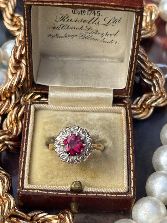 Vintage 18K Ruby-Light and Diamond Ring – A Radiant Fusion of Color and Elegance
