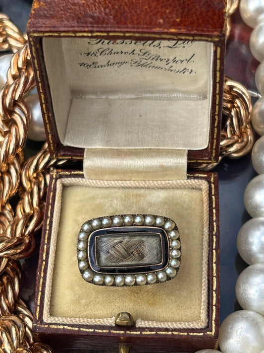 Vintage Seed Pearl Mourning Ring in 9K Gold – A Graceful Tribute to Enduring Love