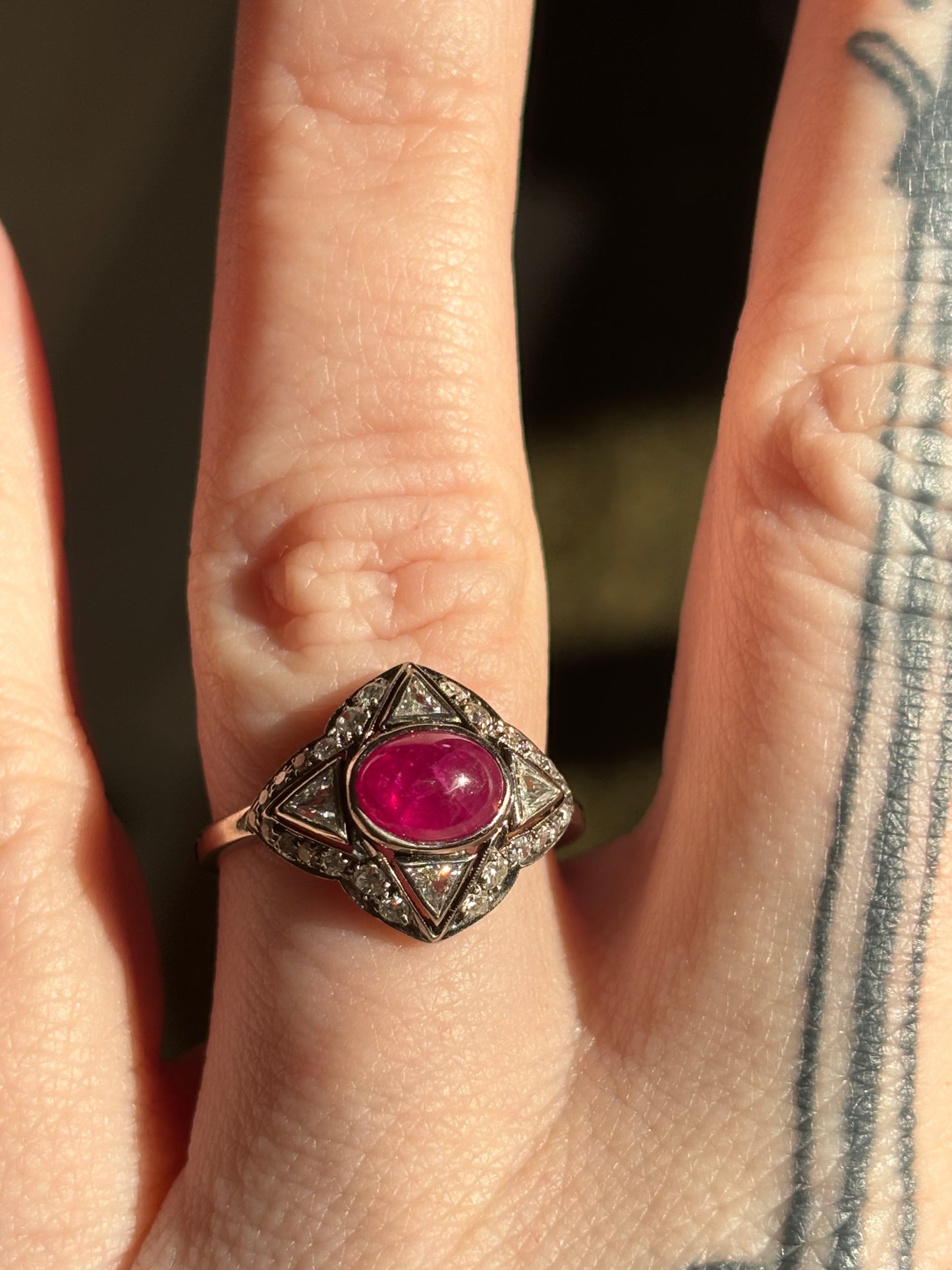 Art Deco Star Ruby & Diamond Ring in 18ct Gold