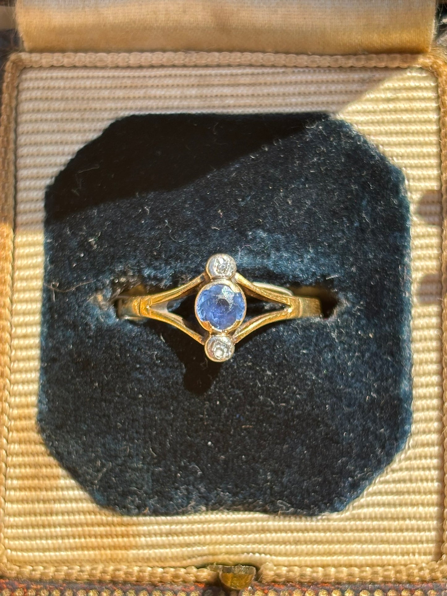 Stunning Vintage Sapphire & Diamond Ring, 18k Gold