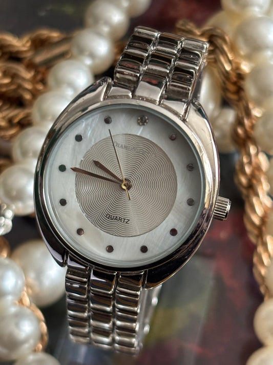 Dimond & Co Ladies Vintage Watch