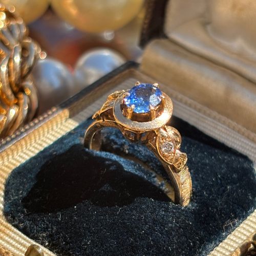 Stunning Solitaire & Petal Sapphire  Diamond 18k Ring
