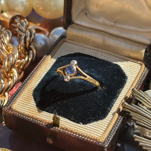 Stunning Vintage Sapphire & Diamond Ring, 18k Gold